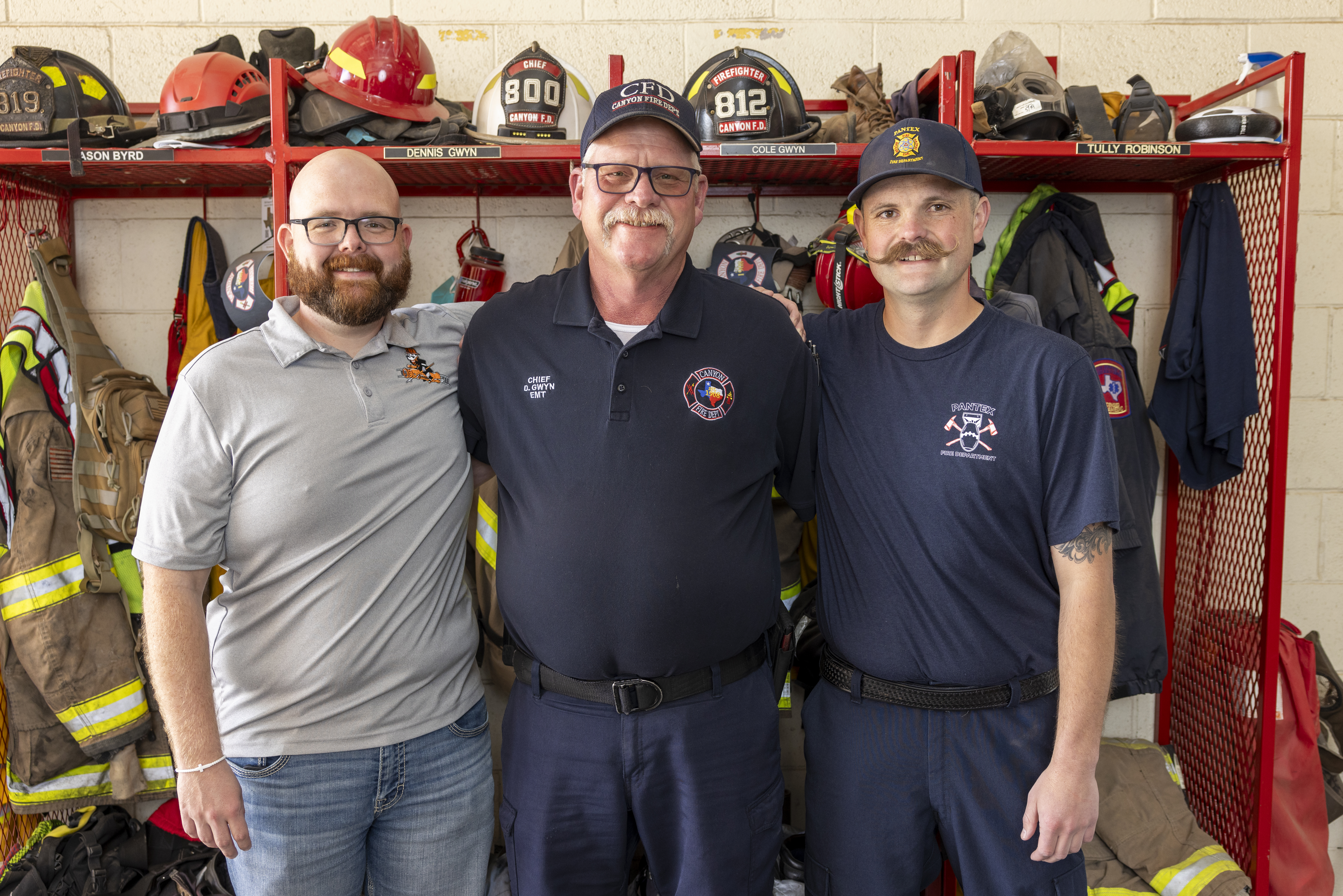 Wyatt (left) and Cole Gwyn (right) pose with their dad Dennis (middle). Wyatt (left) and Cole Gwyn (right) pose with their dad Dennis (middle).